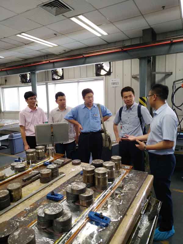 广西壮族自治区科技厅领导一行莅临晶联光电考察调研