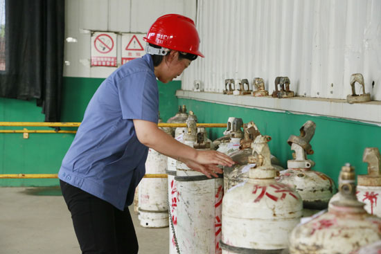 装备分公司开展危化品泄漏应急救援演练 提升实战能力