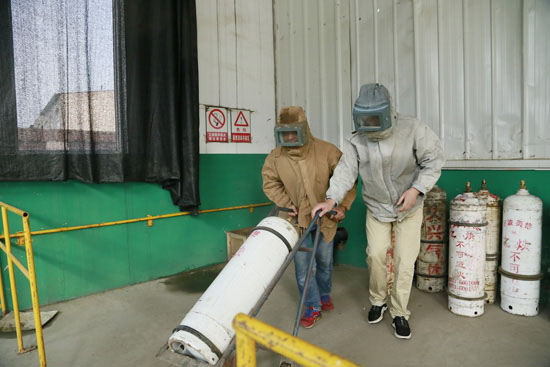 装备分公司开展危化品泄漏应急救援演练 提升实战能力